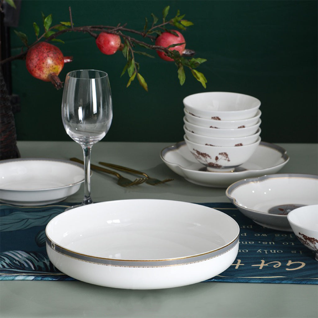 40-Piece Autumn-Themed Tableware Set (Leather Case Included)