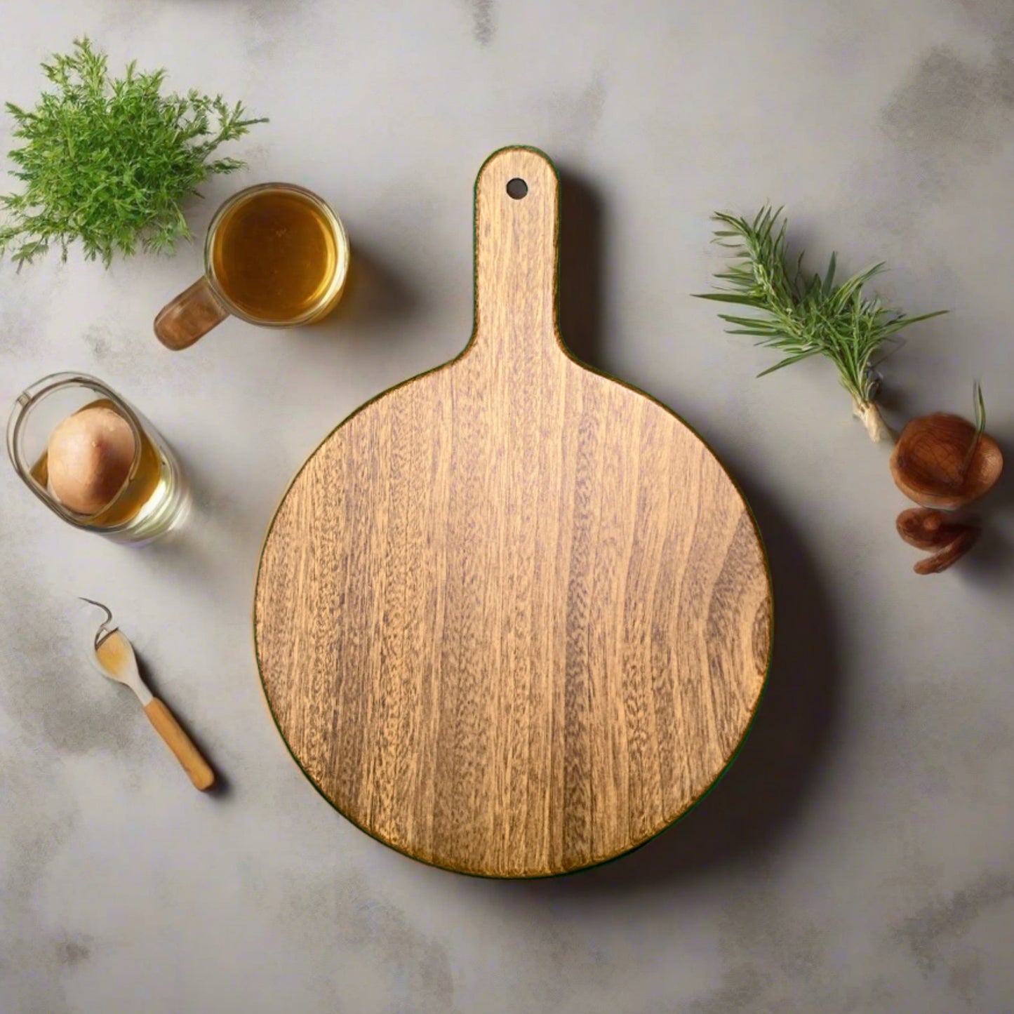 Round wooden chopping board