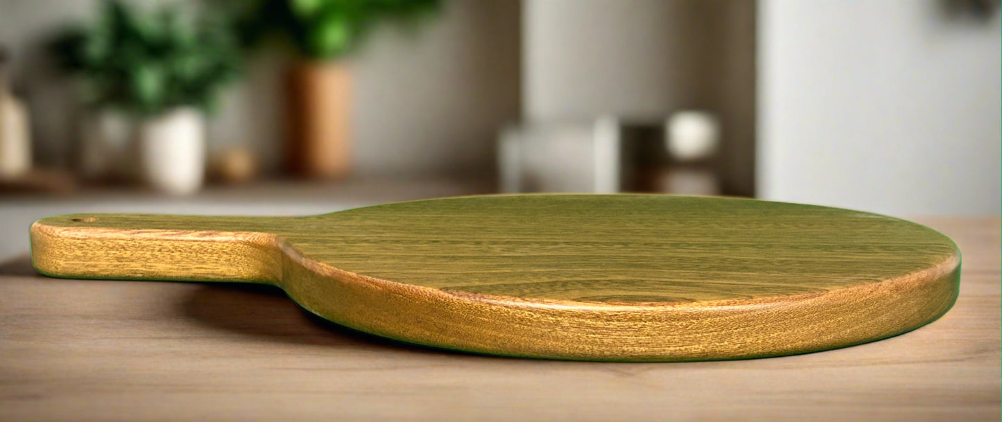Round wooden chopping board